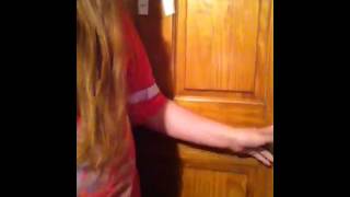 How to unlock a door with a butter knife