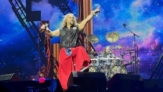 Download lagu Wings 40 Tahun [4 Dekad Terbang Tinggi] Live in Singapore (24 December 2025) - Slow Rock Medley mp3