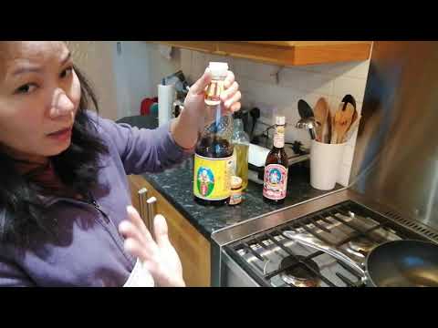 Thai stir fried mixed vegetables with oyster sauce. ผัดผักรวมน้ำมันหอย