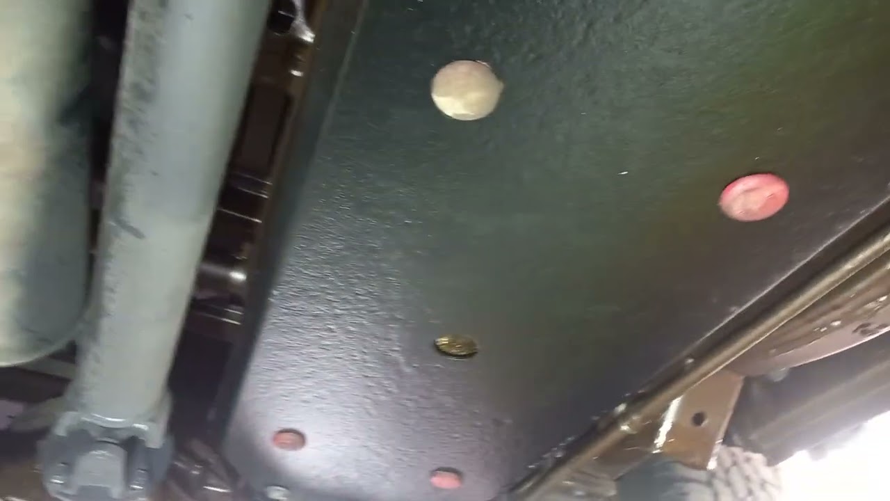 Mitsubishi L200 terepjáró alvázvédelem és üregvédelem – Prémium Dinitrol hosszú távra