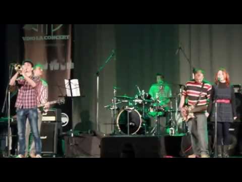 Rappa Muffin - Curaj (Grasu XXL & DJ Swamp cover) (live @ Unifest Iasi, 2013)