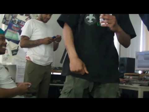 Onderweg met Green Gang - afl 1. Making off Blijven rennen @ Killing Skillz ft Adje en Hef