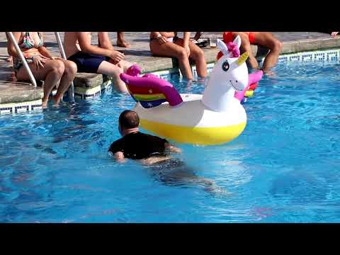 Nathan Carter On The Costa 2018 - All Folk`d Up - Walk Of Life - Daniel takes a dip in the pool