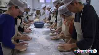 preview picture of video 'Pan de Alfacar (Talleres para aprender a hacer pan)'