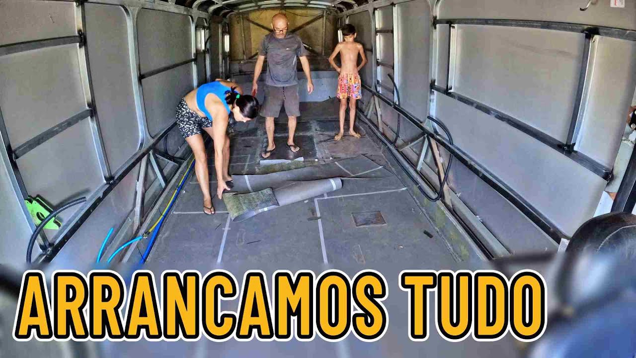 MOVING THE MOTORHOME FLOOR