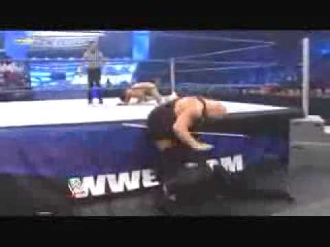 The Big Show KO's Punch to Ricardo Rodriguez!