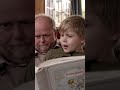 Ff het trouwalbum bekijken met je zoon... #shorts #komteenmanbijdedokter
