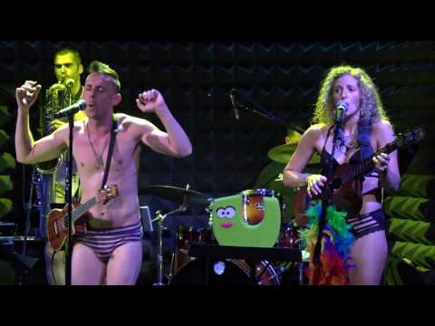 The Skivvies - Nothing Compares 2 Shape of U