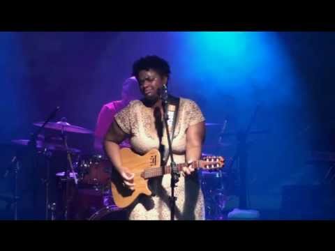 Ellen Oléria e Banda Pret.utu - "Zumbi"