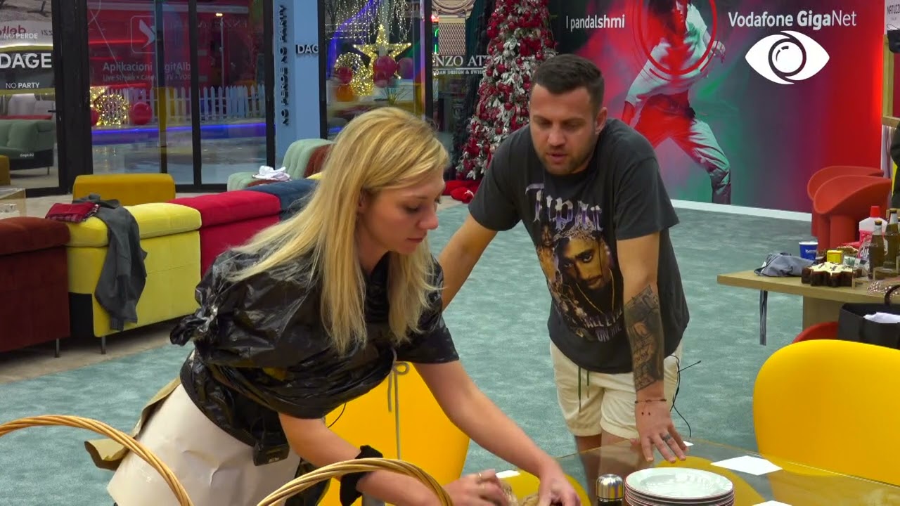 Me veten kam problem, Zhaklina e mërzitur, Luizi e pyet çfarë ka