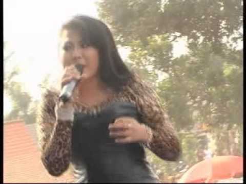 download lagu mp3 mp4 Monata Aku Punk Rock Jalanan Live, download lagu Monata Aku Punk Rock Jalanan Live gratis, unduh video klip Monata Aku Punk Rock Jalanan Live