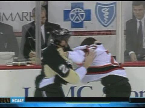 David Clarkson vs Hal Gill