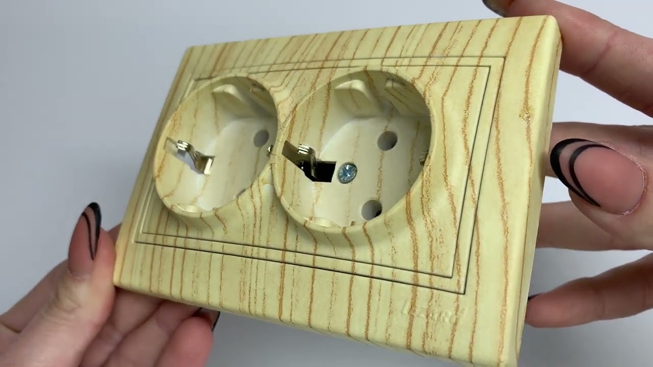 Розетка двухместная с/з LEZARD Mira дуб отбеленный 701-5252-127В