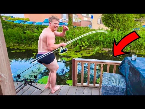 IK VANG EEN KARPER IN MIJN ONDERBROEK😅