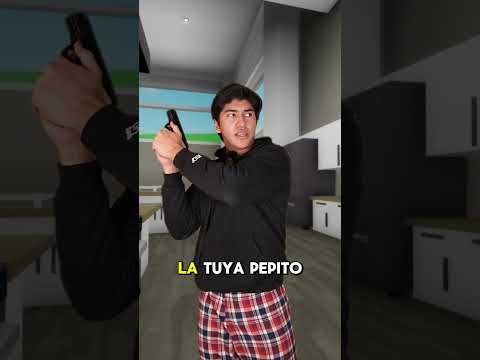 When your house gets robbed in Brookhaven: #roblox #shorts #brookhaven