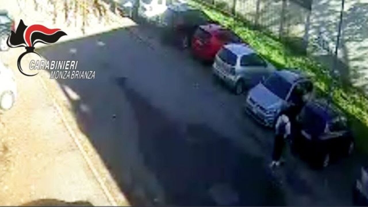 Benzina sul volto della moglie, 46enne arrestato nel Milanese