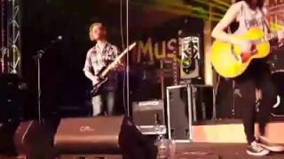 Sonia Leigh - Booty Call (LIVE)