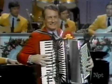 Myron Floren, Johnny Klein with The Yellow Rose of Texas, danced by Bobby Burgess and Cissy King '71