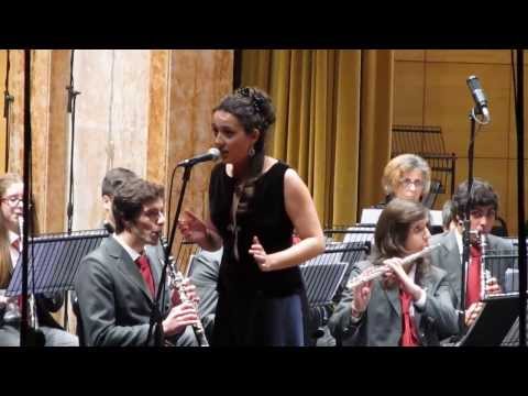 AMOR A PORTUGAL - Banda Ovarense - Cantora: Laura Santos