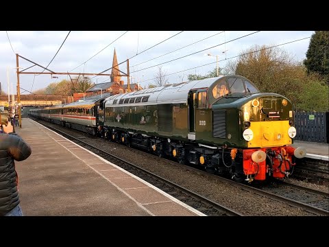 D213 (40013) & 47593 @ Guide Bridge on 16/4/22.