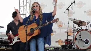 Sunny Sweeny &quot;Front Row Seats’&quot; Live, CMAFest 2014