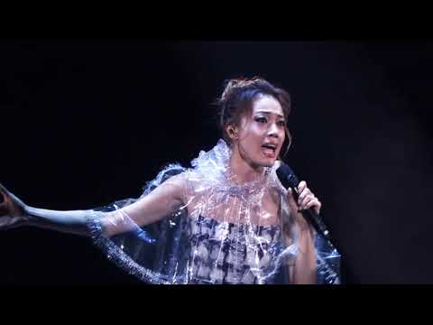 Video thumbnail for 笑忘書 (The Book of Laughter and Forgetting) (Live at Hong Kong Coliseum 2018)
