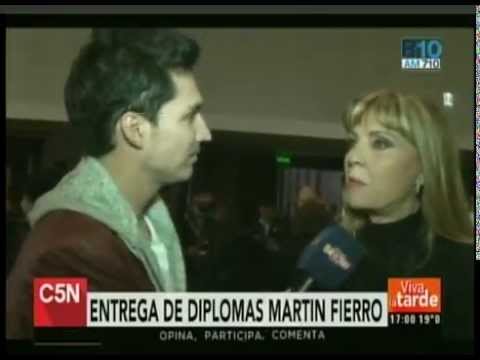 C5N - VIVA LA TARDE: ENTREGA DE DIPLOMAS MARTIN FIERRO