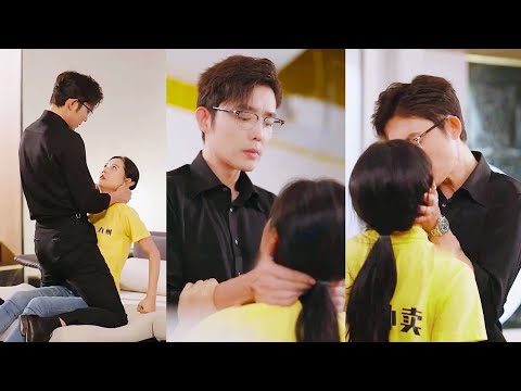 ลูกชายฝาแฝดของหญิงสาวถูกล้อเลียนเพราะไม่มีพ่อ แต่ซีอีโอกลับเข้ามาบอกว่าเขาเป็นพ่อของพวกเขา