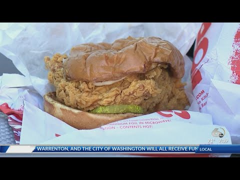 Man sues Popeyes for running out of chicken sandwiches