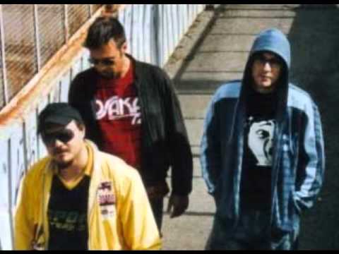 MENTI CRIMINALI  feat.. LOU X   - Una sola famiglia