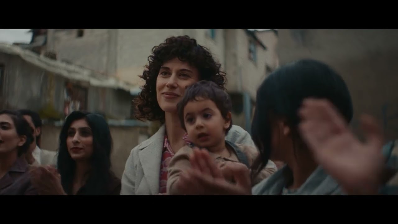 Trailer ΣΤΗ ΣΚΙΑ ΤΗΣ ΠΟΡΤΟΚΑΛΙΑΣ