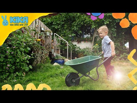 Luis füttert die Tiere | ICH bin ICH | Mehr auf kikaninchen.de