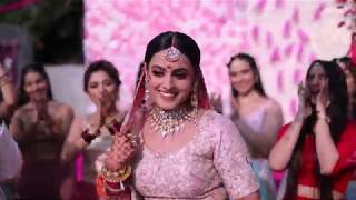 Beautiful Bride Entry | Bride's Elegant Dance Performance with her Girl Gang | Shaadi Soul Mix