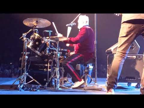 Roger Taylor "The Sonic Volcano" (Queen) Drumming