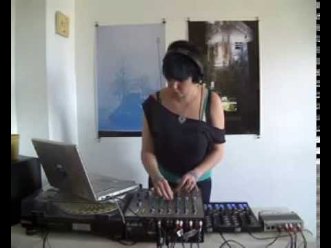 Qbot playing REVELATION OF NOISE-Ambiguity (Original Mix) @ RTS.FM