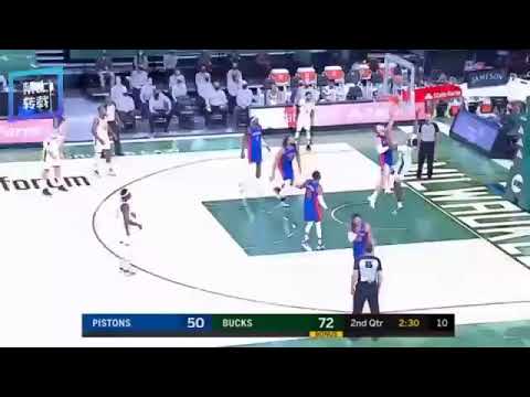 Derrick Rose gets Furious after a nasty elbow from Bobby Portis