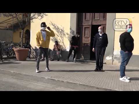 Vicofaro, scatta il trasferimento dei migranti