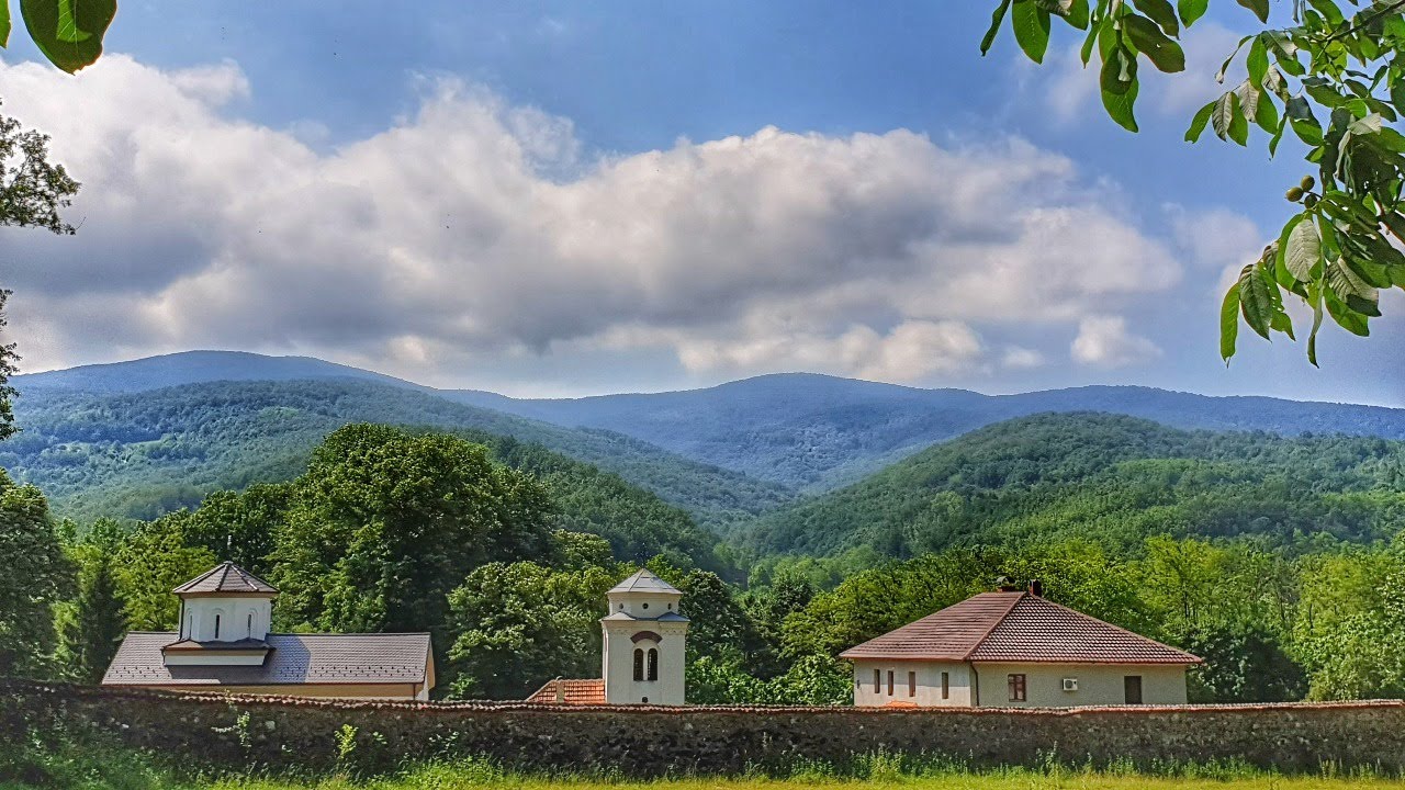 17.12.2021. У 21:30, ВЕЧЕ СА О. ДЕЈАНОМ КРСТИЋЕМ