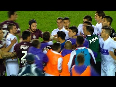Players faceoff after match! Lanús and Defensor bad behavior
