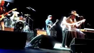 Johnny WINTER - Bony Moronie // Jumping&#39; Jack Flash - Olympia @ Paris - 07.04.2013