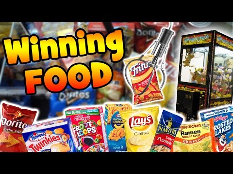 Winning FOOD From the Claw Machine!