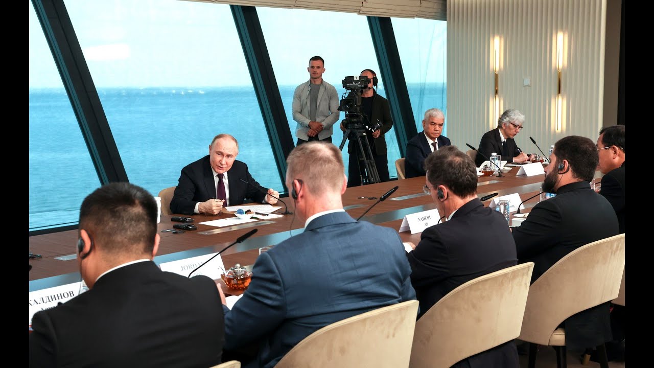 LIVE | Мировые СМИ и Россия: встреча Путина с главами ведущих новостных агентств | CLRCUT