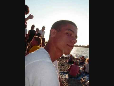 Gigasus Feat. Tobi Crack - Løb lille gøgler