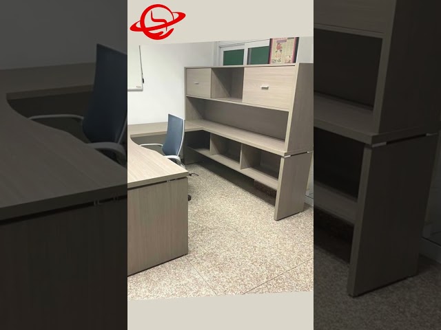 Vídeo relacionado con Escritorio moderno de piel de oficina con teclado Der, Wood Cosite, estadísticas de bienvenida para área de recepción, diseño Sk para professas