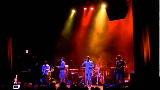 Yacht Rock Revue - Lady (You Bring Me Up)