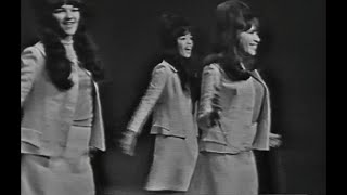 The Ronettes - Be My Baby (Music Video)