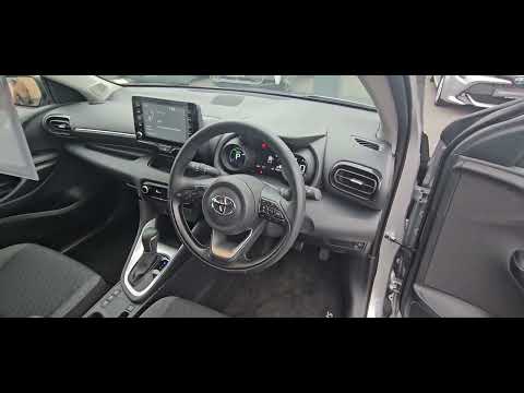 Toyota Yaris 1.5 Hybrid Luna Sport 5dr - Image 2