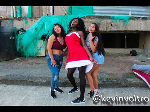 EL AÑO VIEJO - Kevin Voltro