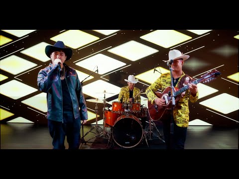 Sobran Motivos - (En Vivo) - T3R Elemento y Conjunto Rienda Real