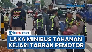 Detik-detik Minibus Tahanan Kejari Tabrak Emak-emak Pemotor di Depan PN Pati, Korban Terluka